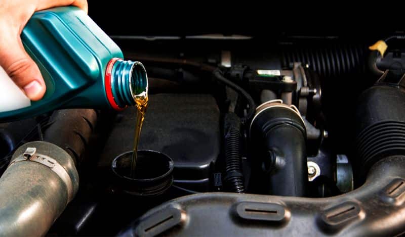Kiểm tra và thay dầu nhớt ô tô