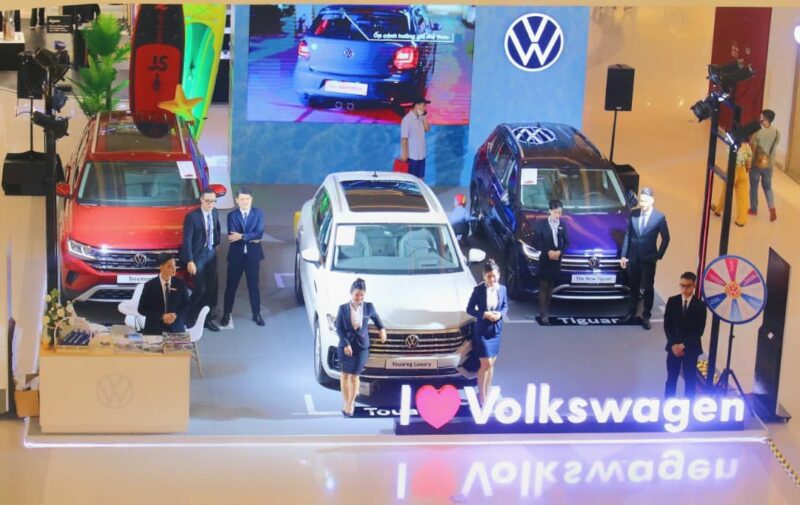 VW Sài Gòn tri ân quý khách hàng - sự kiện trưng bày xe tại Crescent Mall