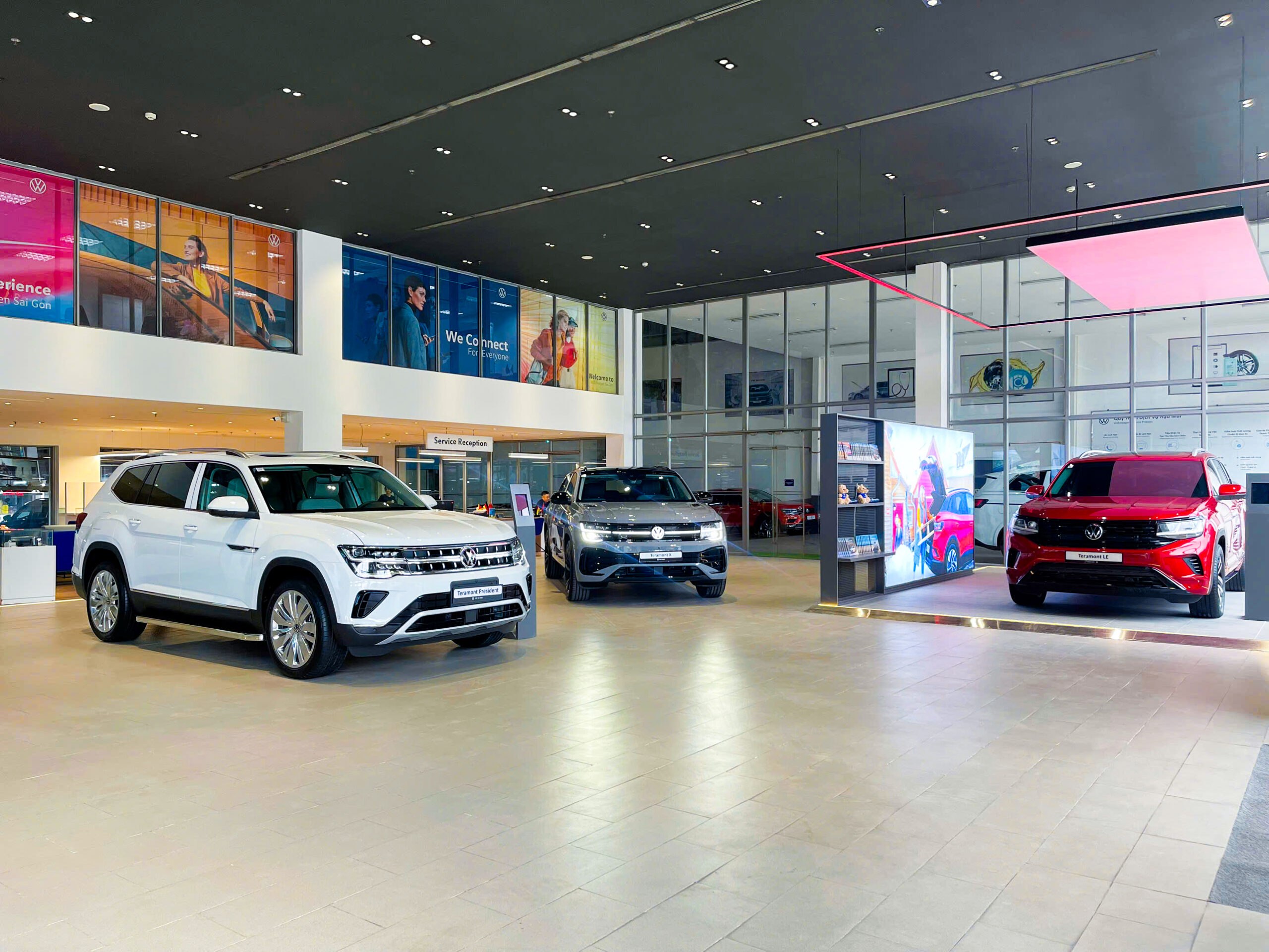 Đại Lý 4S Volkswagen Sài Gòn Hệ Thống Hotline Tích Hợp Hiện Đại Không gian showroom hiện đại đạt chuẩn Đại lý 4S Volkswagen.